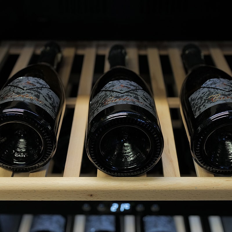 Guida alla scelta della cantinetta frigo per vino: compressore o Peltier?